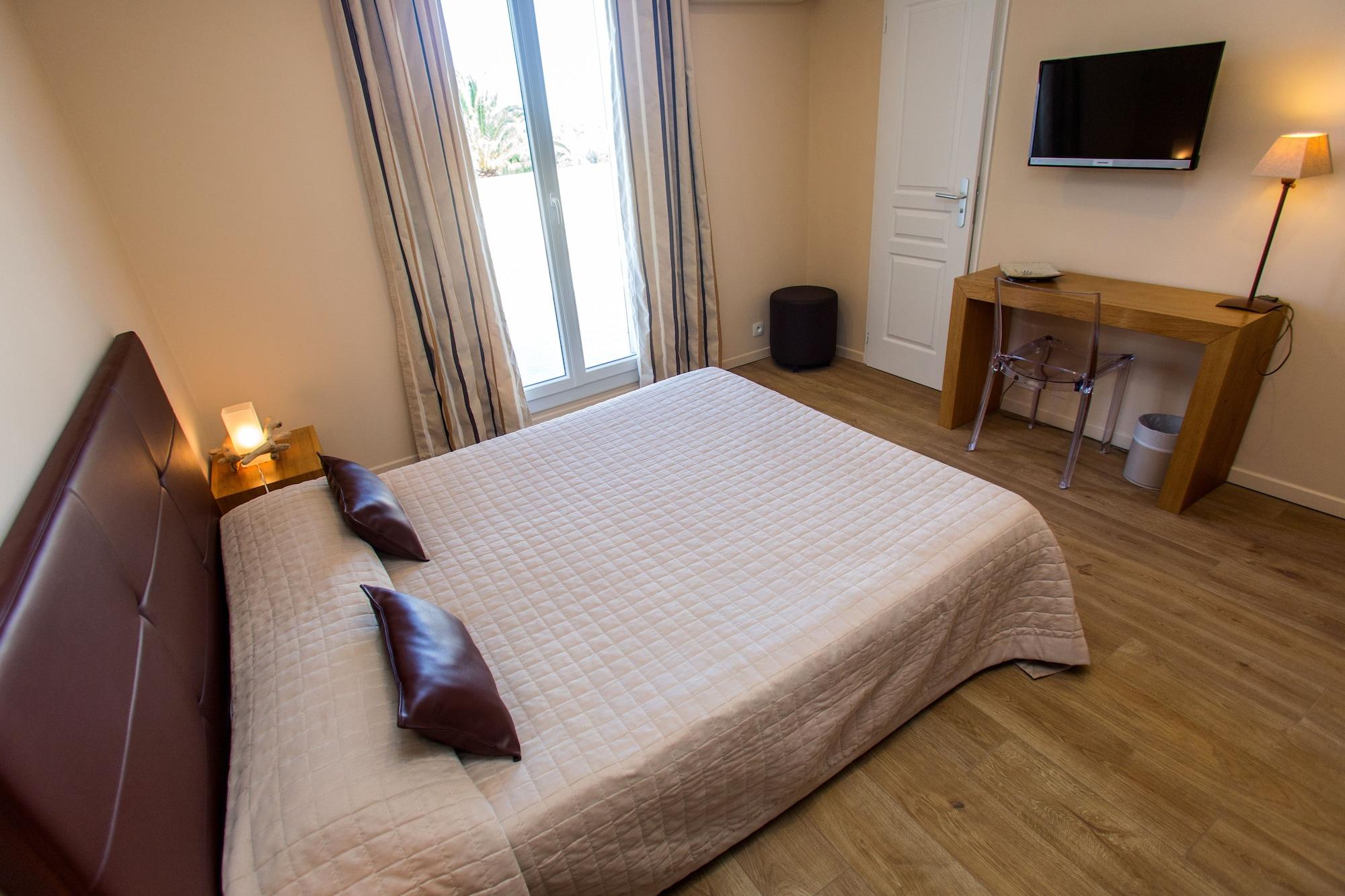 Hotel Cesario Calvi  Exterior photo