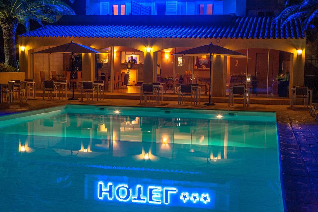 Hotel Cesario Calvi  Exterior photo