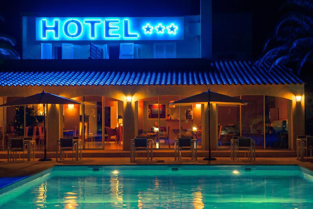 Hotel Cesario Calvi  Exterior photo
